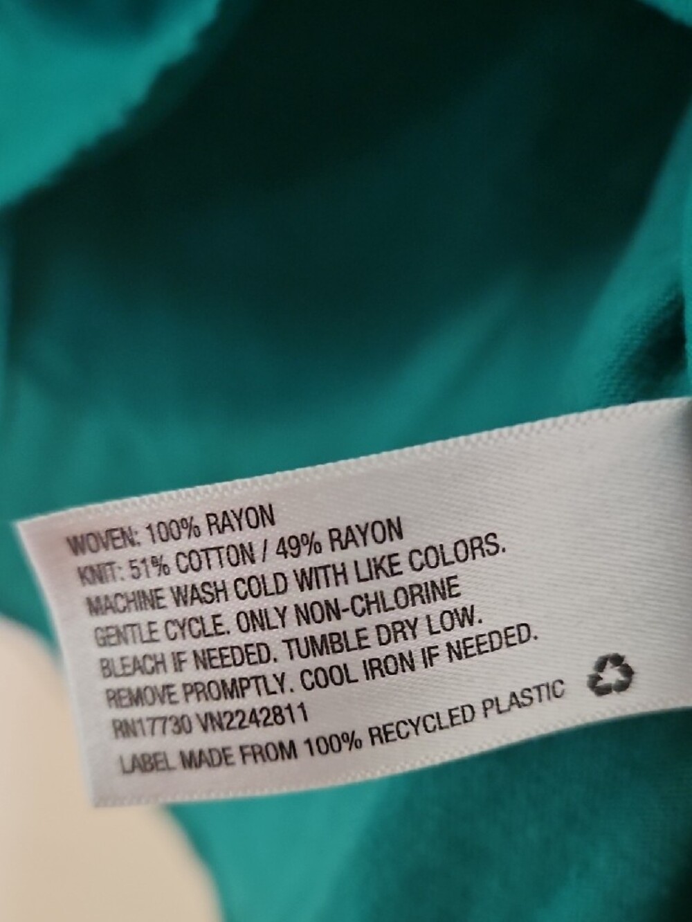 Merona Green Button-Front Split-Neck Blouse - Picture 3 of 5